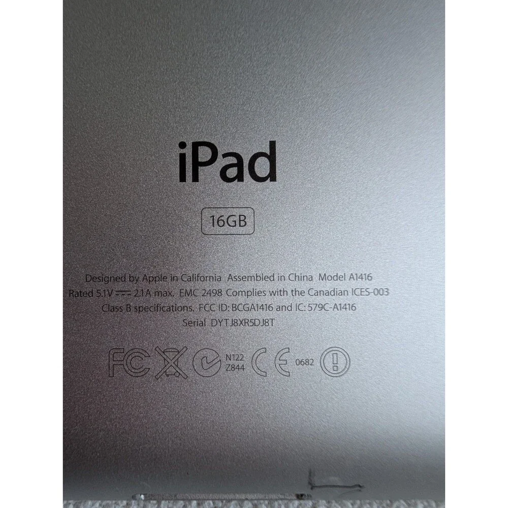 Lot of 2 Apple iPad (3rd Generation) A1416 16 GB & A1337 (1st Generation)